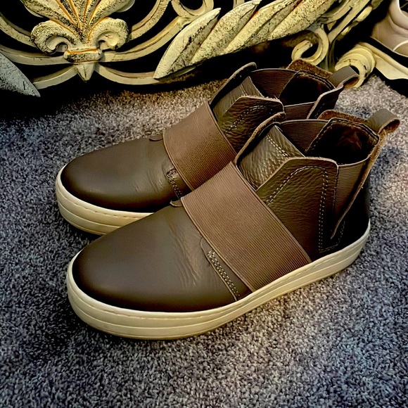 J slides size 7 gentle worn tan very comfortable - Picture 4 of 4